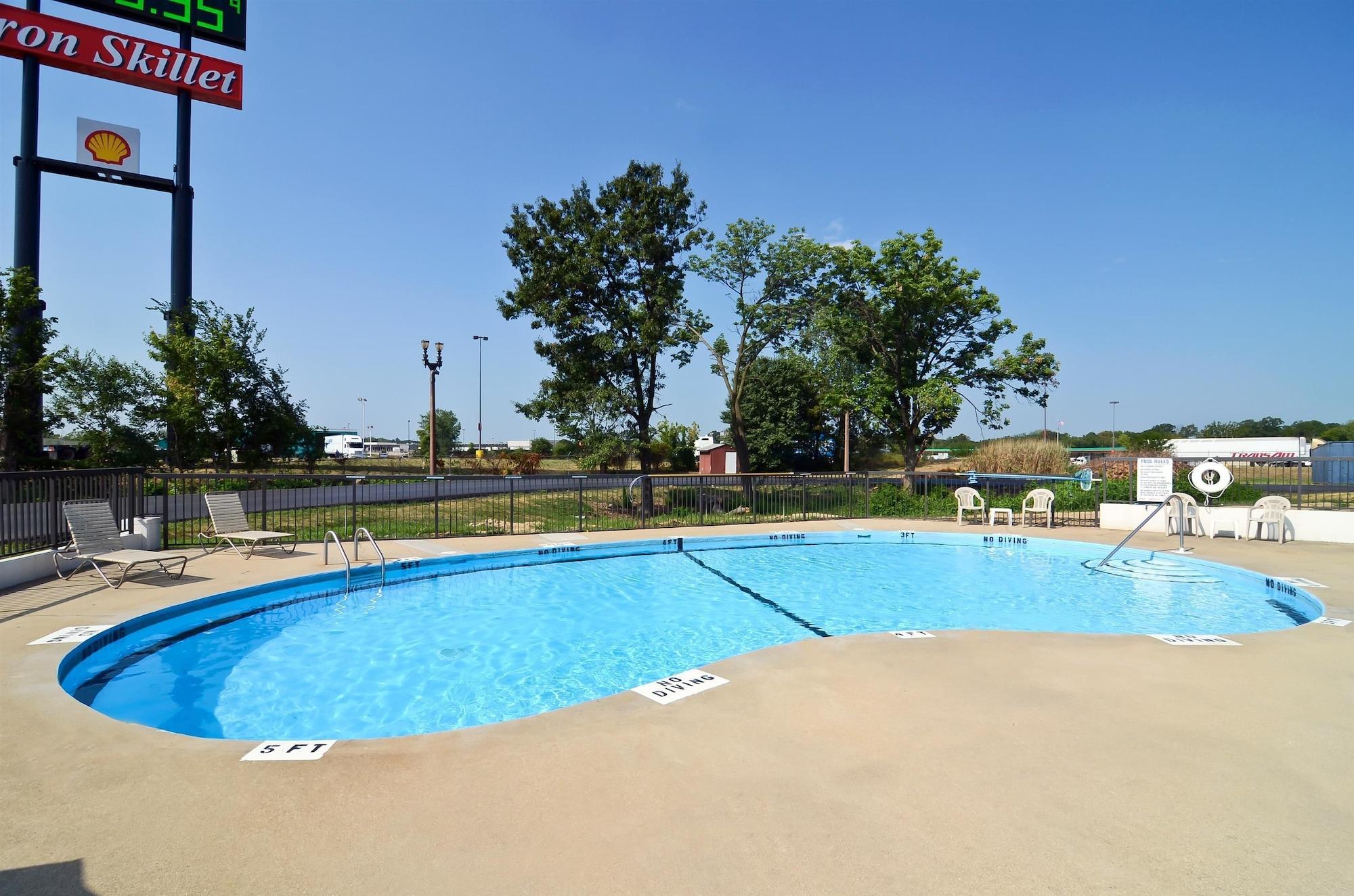 Baymont By Wyndham Effingham Hotel Exterior foto
