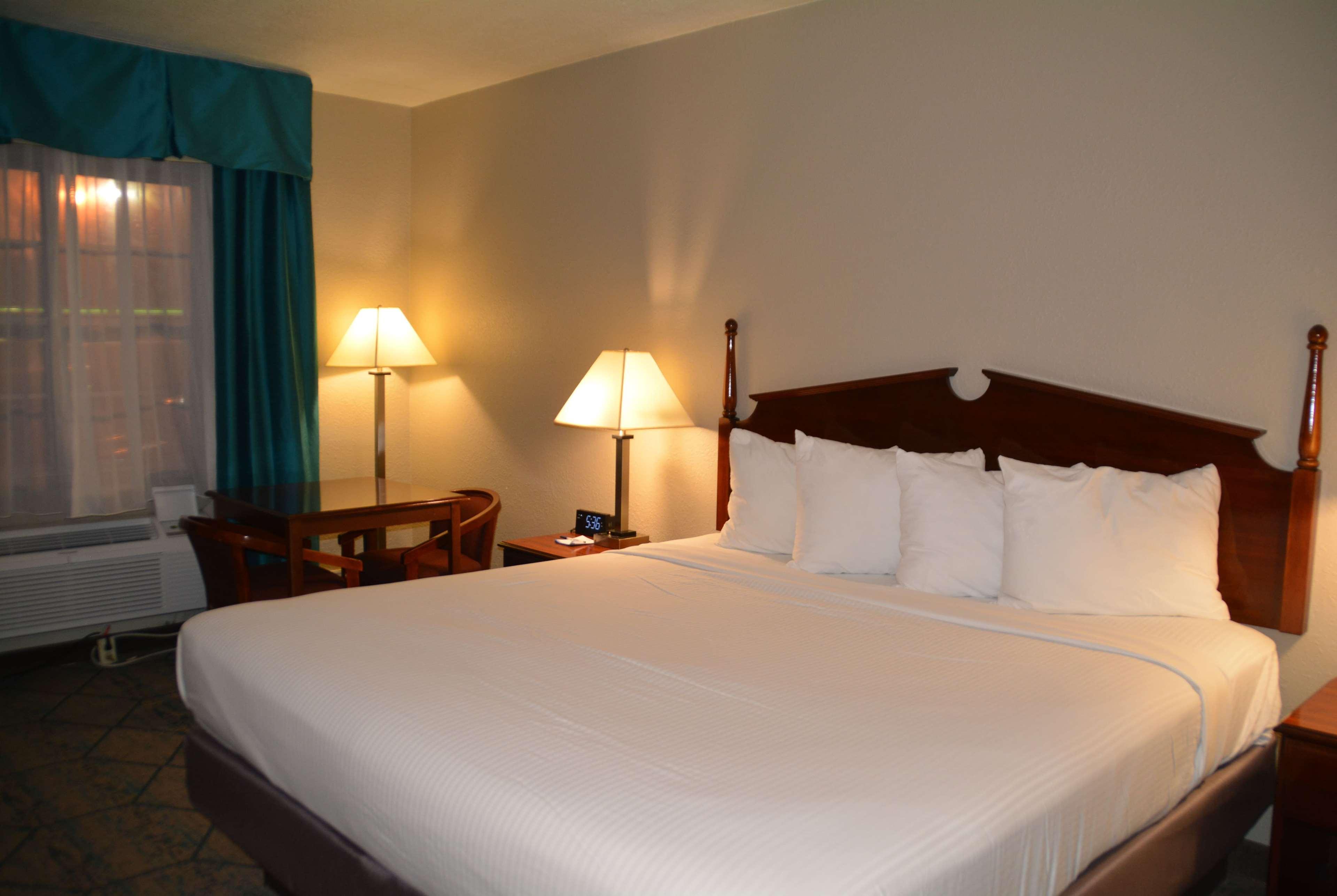 Baymont By Wyndham Effingham Hotel Exterior foto
