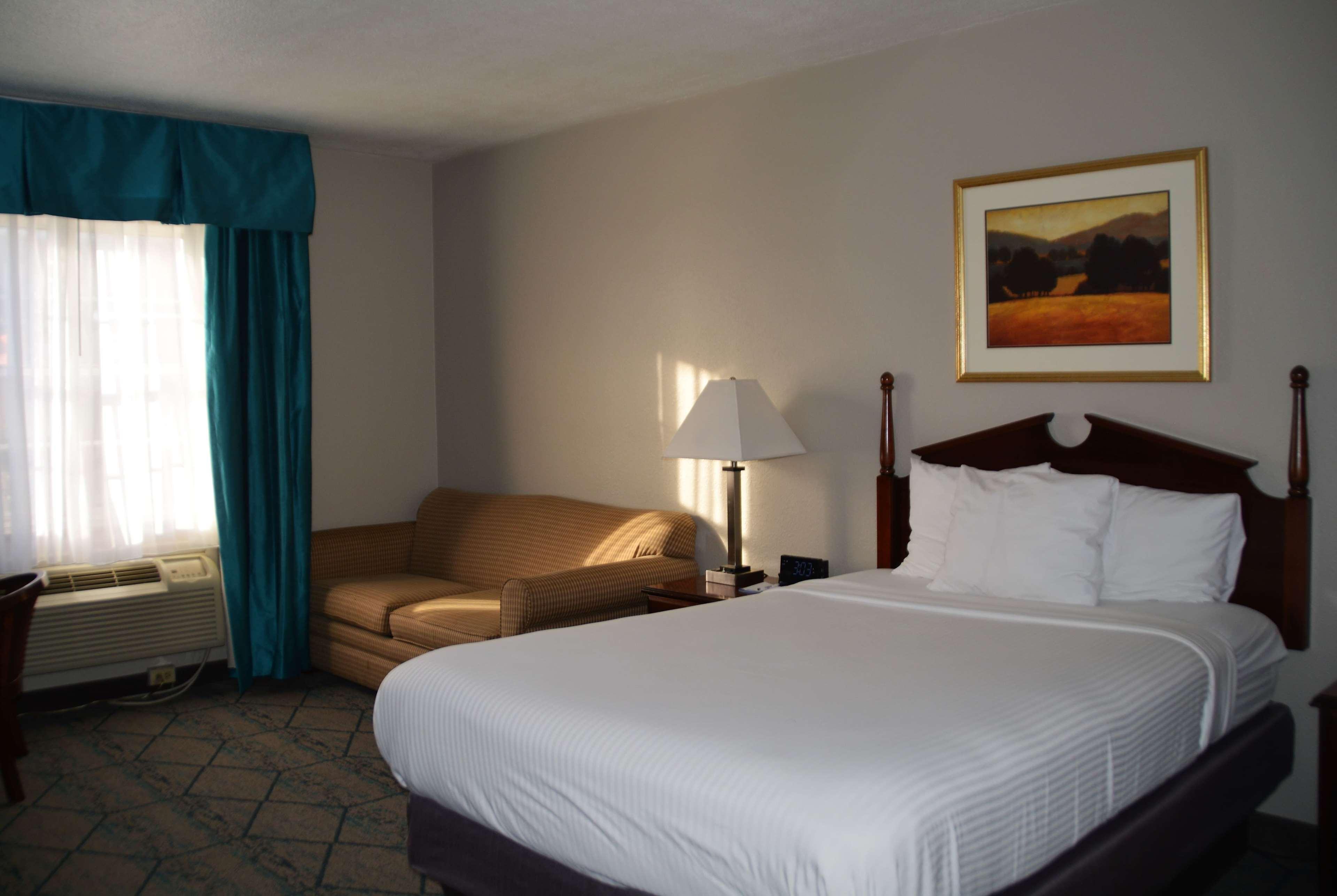 Baymont By Wyndham Effingham Hotel Exterior foto