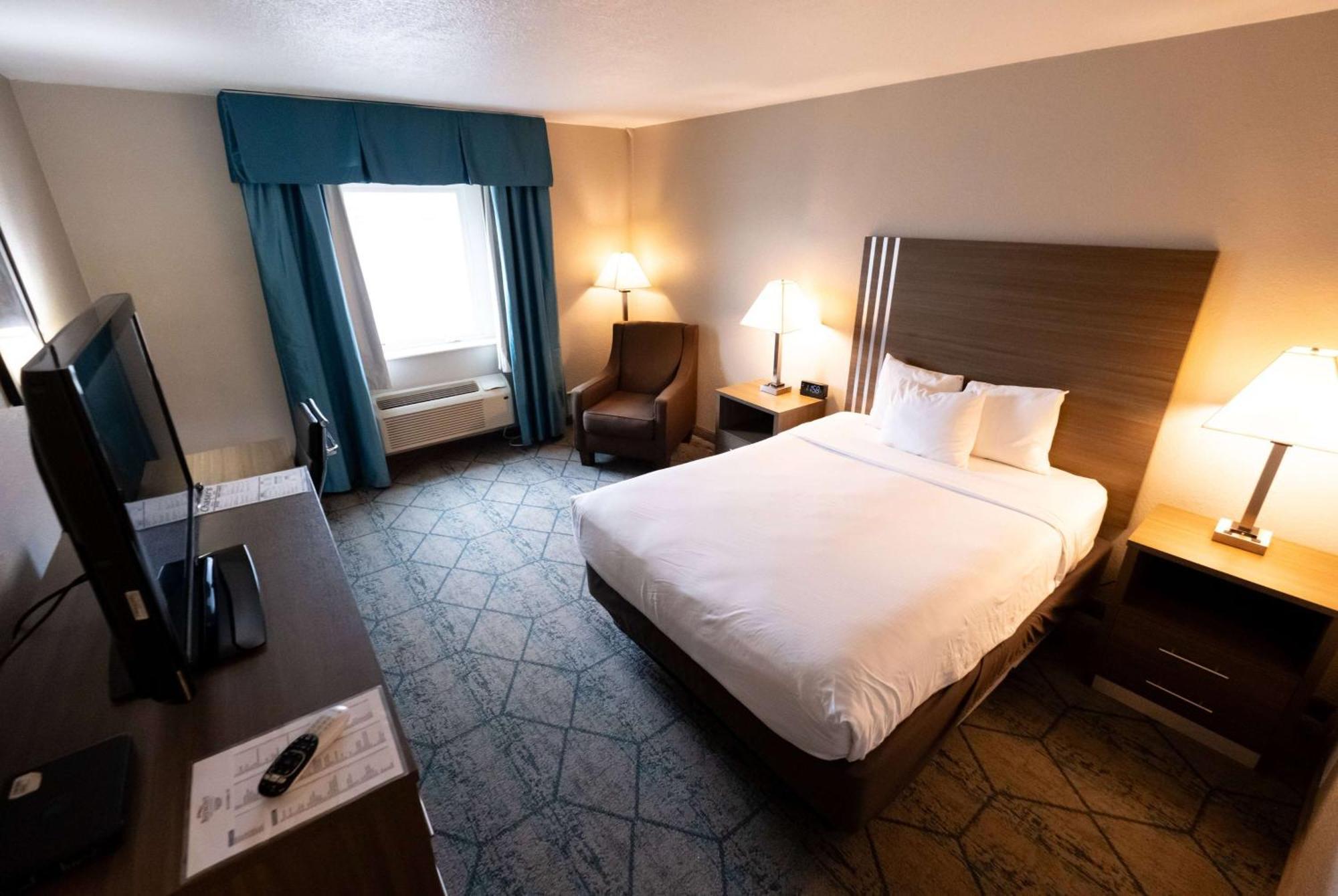 Baymont By Wyndham Effingham Hotel Exterior foto