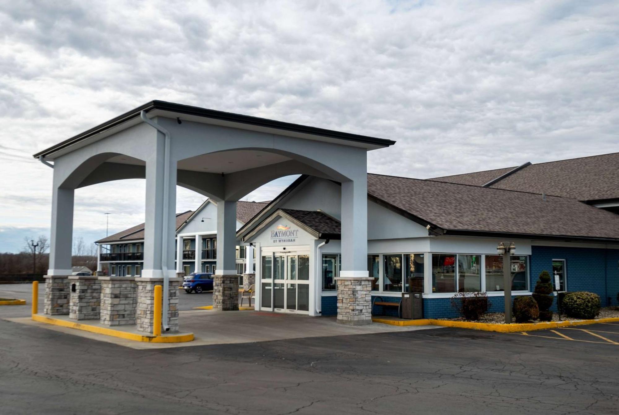 Baymont By Wyndham Effingham Hotel Exterior foto